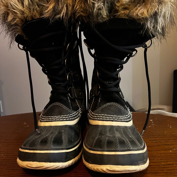 Sorel Joan of Arctic winter boots - Picture 1 of 4
